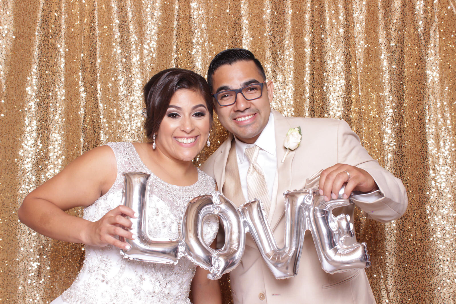 photo booth love sign prop